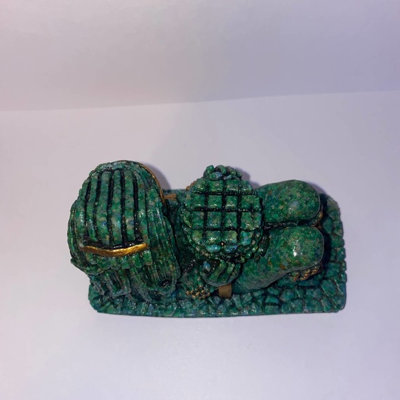 Aztec Mayan Zarebski God Crushed Malachite Statue with Gold Accents 4.3"x2.8 - Picture 3 of 4